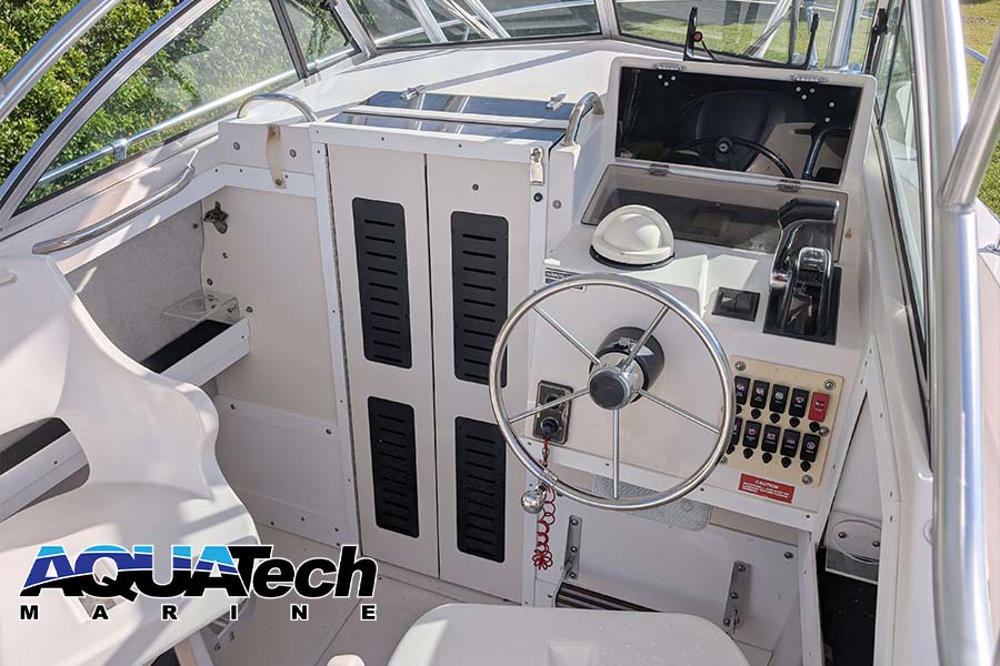 1995 Grady White 222 Seafarer Overnighter Boat