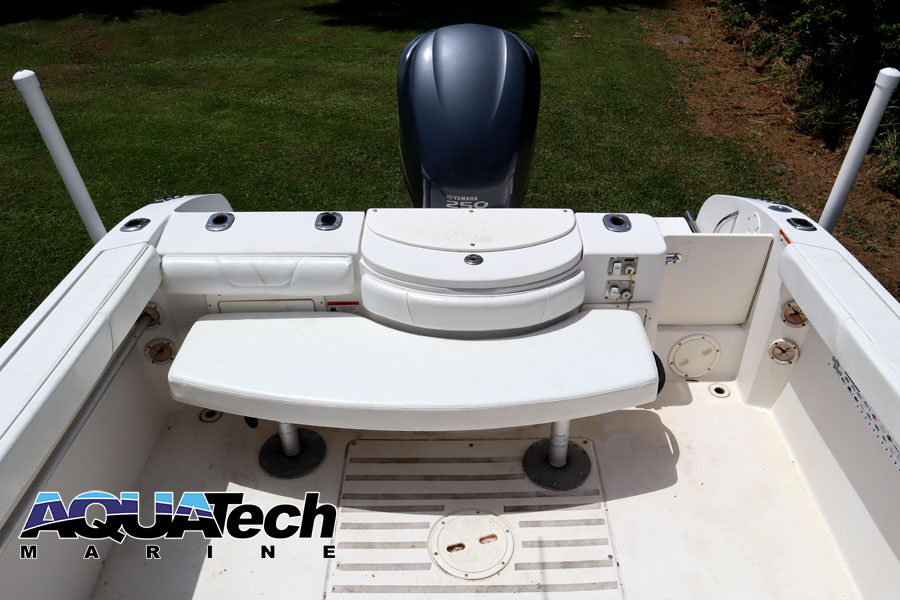 2005 Seaswirl Striper 2301 WA