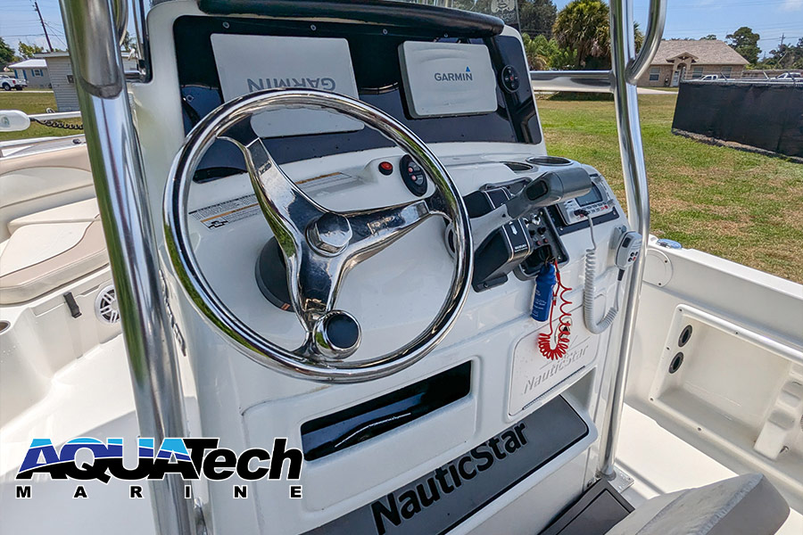 2015 NauticStar 210 Angler Center Console