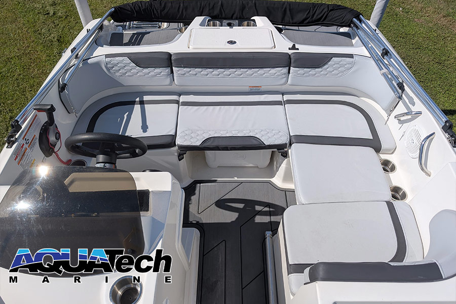 2022 Bayliner M17 Deck Boat
