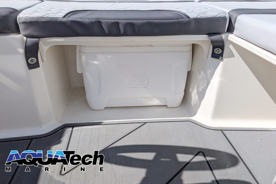 2022 Bayliner M17 Deck Boat