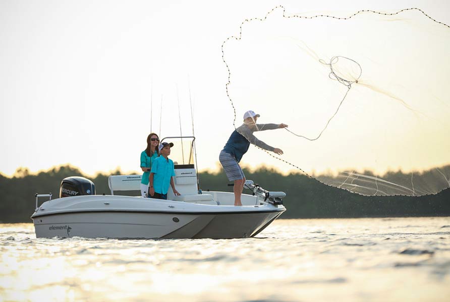 Bayliner Element F18 Center Consol Boat