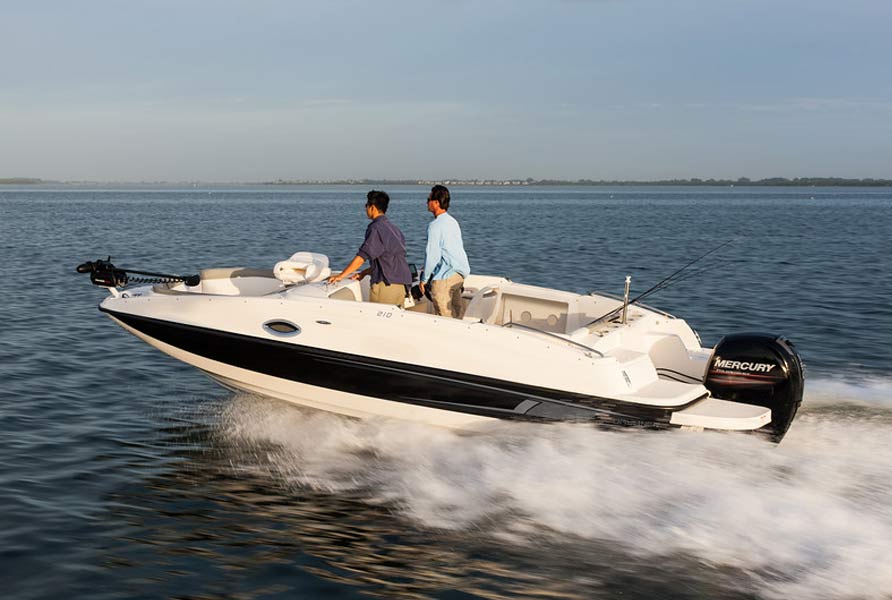 Bayliner 210 Deck Boat