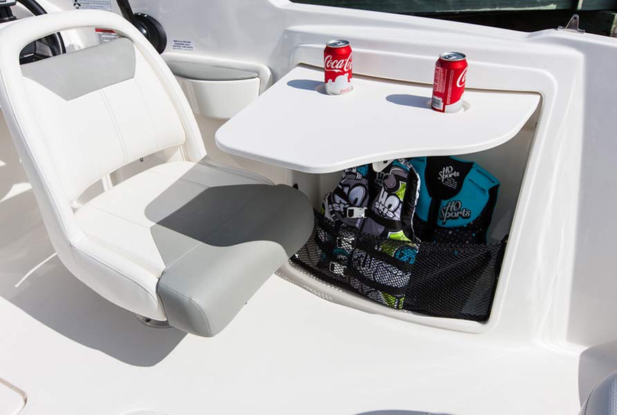 Bayliner 210 Deck Boat
