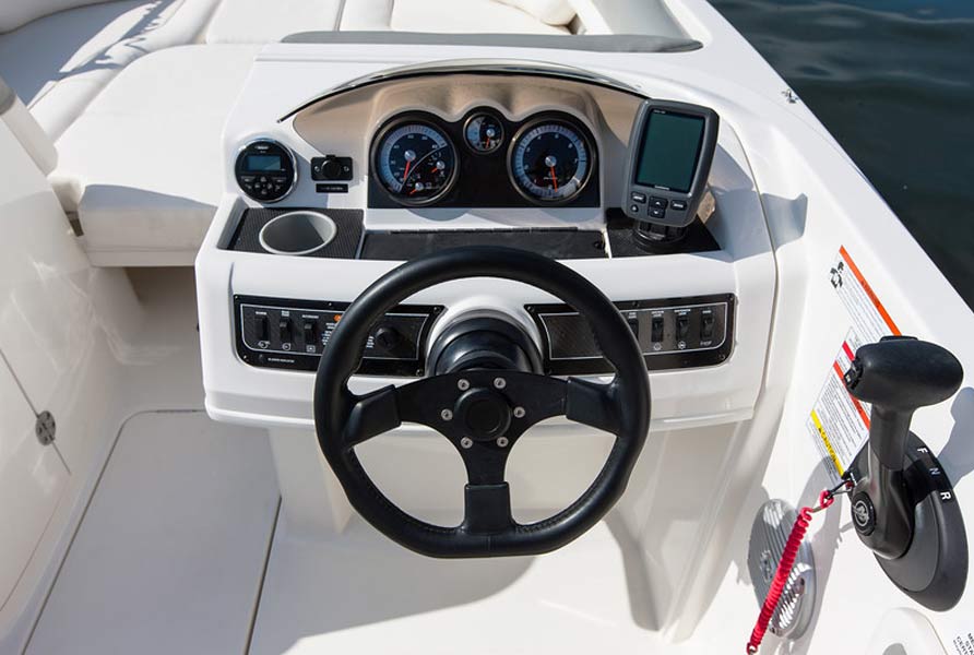 Bayliner 210 Deck Boat