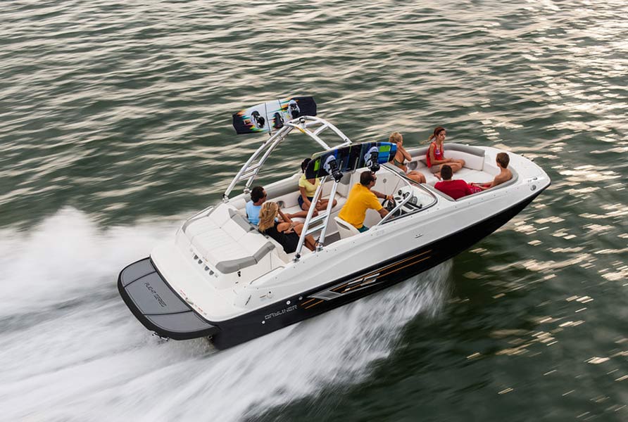 Bayliner 215 Deck Boat