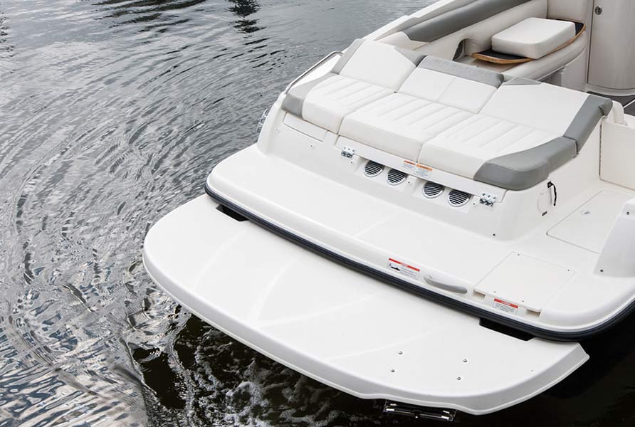 Bayliner 215 Deck Boat