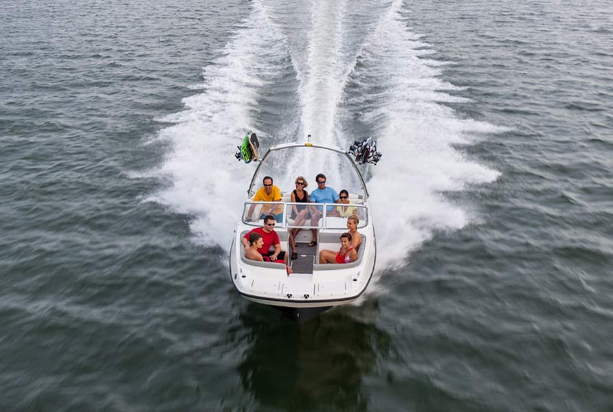 Bayliner 215 Deck Boat