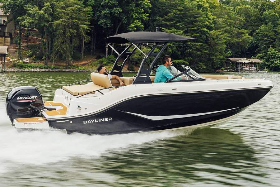 Bayliner D20 Deck Boat