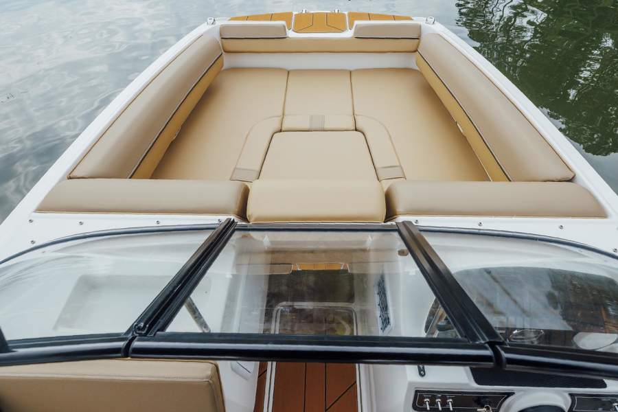 Bayliner D20 Deck Boat