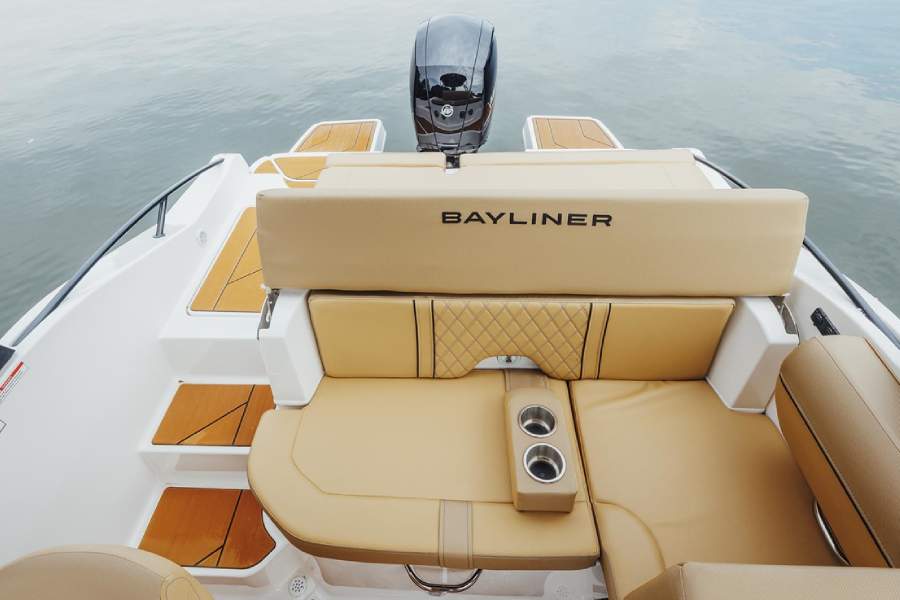Bayliner D20 Deck Boat