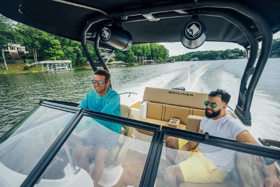 Bayliner D20 Deck Boat