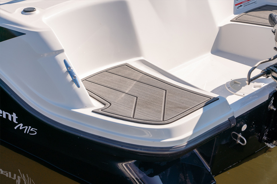 Bayliner Element M15 Deck Boat